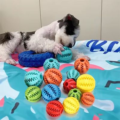 comprar Cães de estimação de borracha do tratamento Dispensar bola Escondendo comida quebra-cabeça mordida interativa Pet bola mastigar Fabricação em linha