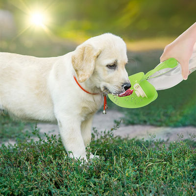 comprar Botelha de água dobrável para animais de estimação portátil para aventuras ao ar livre água para alimentação de animais de estimação em todas as estações Fabricação em linha