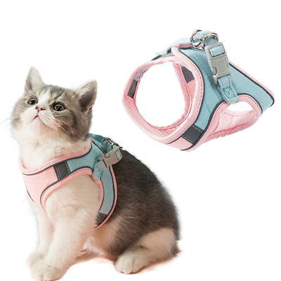Adorável ajustável Pet Harness Soft Nylon Mesh Reflective Cat Harness Leash Set