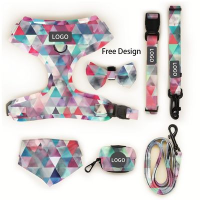 Designers personalizados Dogs Logo Luxury Soft Padded Reversible Dog Harness Veste e Colar Leash Bow Bandana Pet Harness Sets