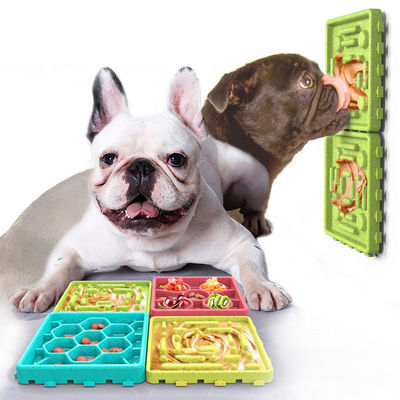 Interativo Cachorros de Cão Tratamento Dispensando 4-pacote Pad Slow Feeder Licking Mat Treinamento